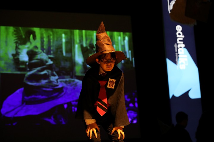 Kültürlü Öğrencilerden Büyülü Bir Final: Harry Potter Gösterisi Sahnelendi!