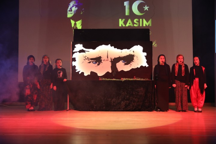 CUMHURİYETİMİZİN KURUCUSUNA SONSUZ MİNNETLE