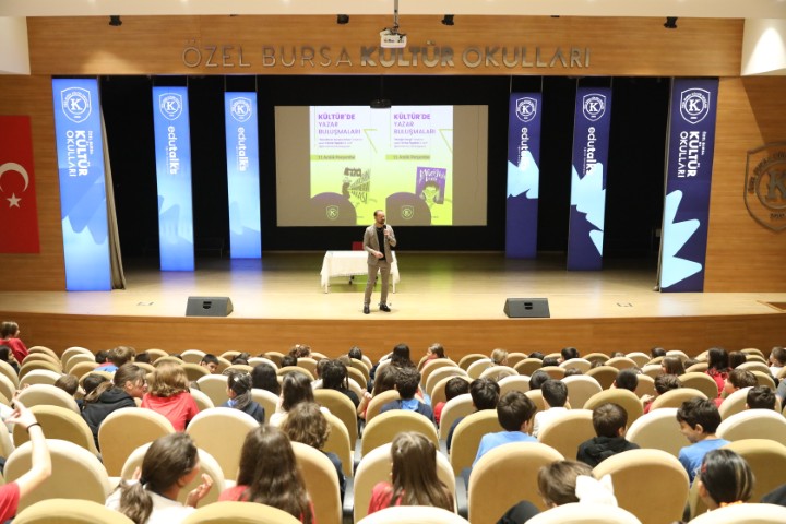 Yazar Ferhat Taştekin Öğrencilerle Buluştu: Yaratım Sürecini Anlattı