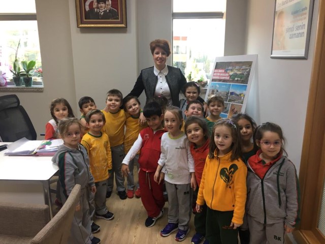  Miniklerden Öğretmenlerine Sürpriz Kutlama!